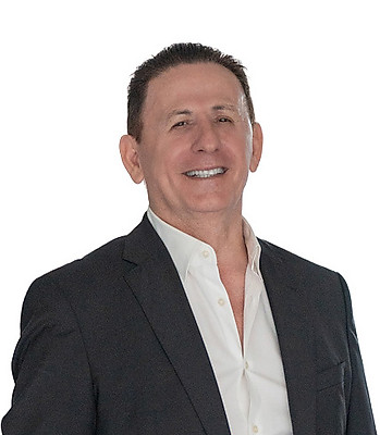 Portrait of Pete Mustafaraj, REALTOR®.